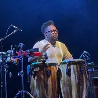 Edwin Sanz, percussions