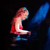 Manon Müllener, piano
